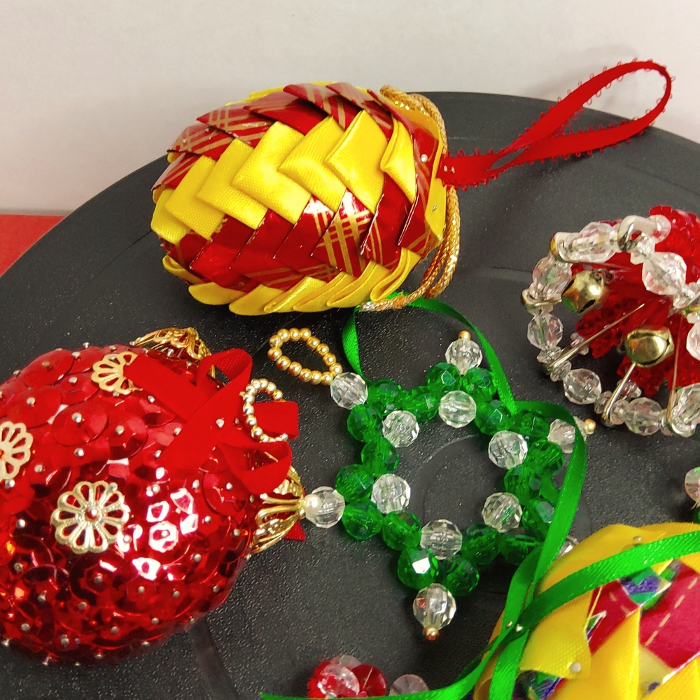 Handmade Christmas Ornaments lot of seven - Picture 7 of 8